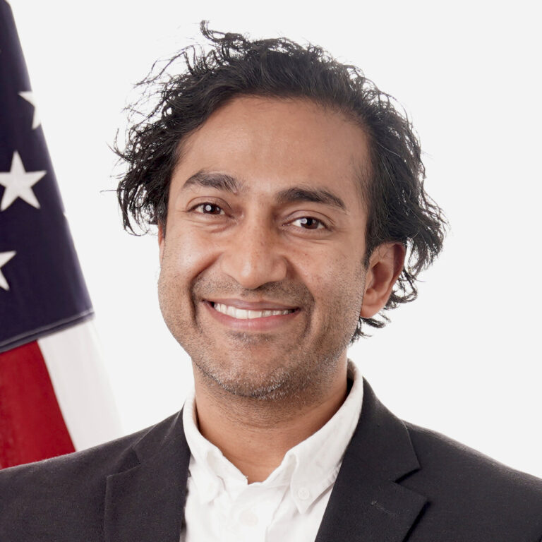 Ousted F.D.A. Vaccine Chief Returns to Agency