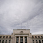 Fed Officials Split Over How to Read Economic Signals