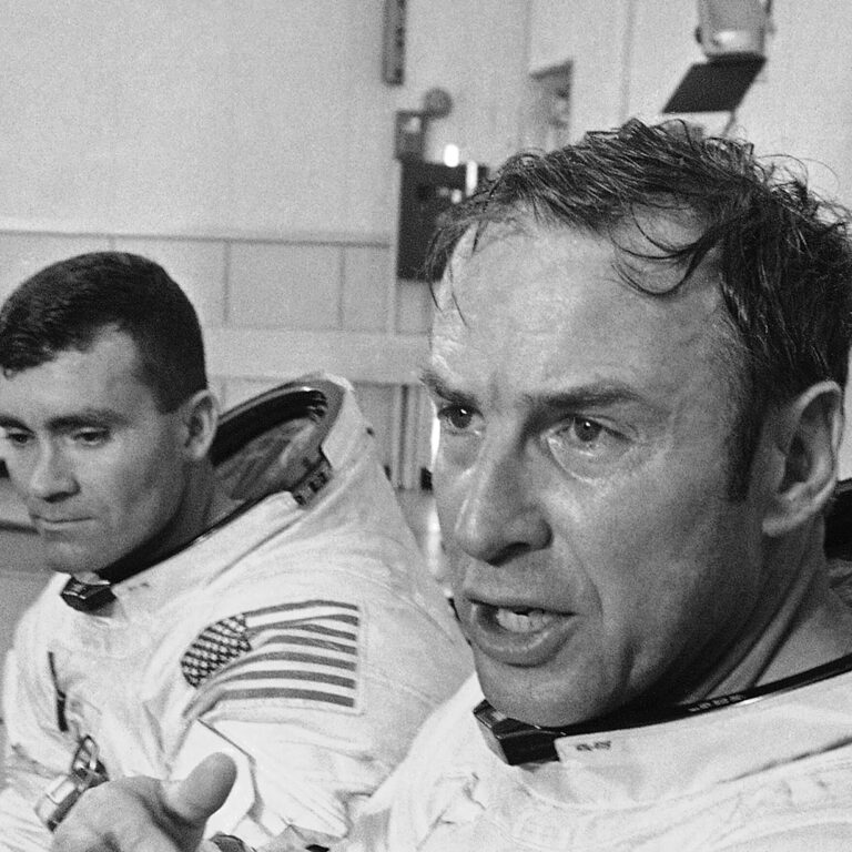 Astronaut James Lovell, Commander of Apollo 13, Dies at 97