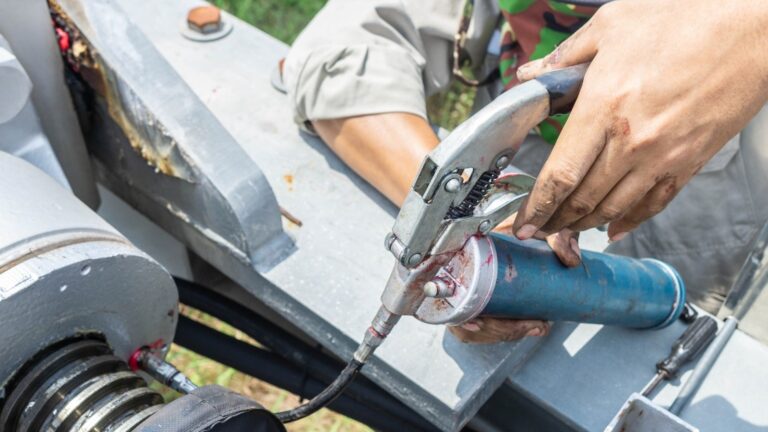 Lever Vs. Pistol-Grip Grease Guns: What's The Difference Between These Tools?