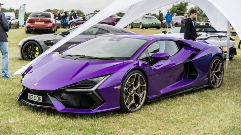 How Much Does It Cost To Change The Oil In A Lambo? Here's What You Need To Know