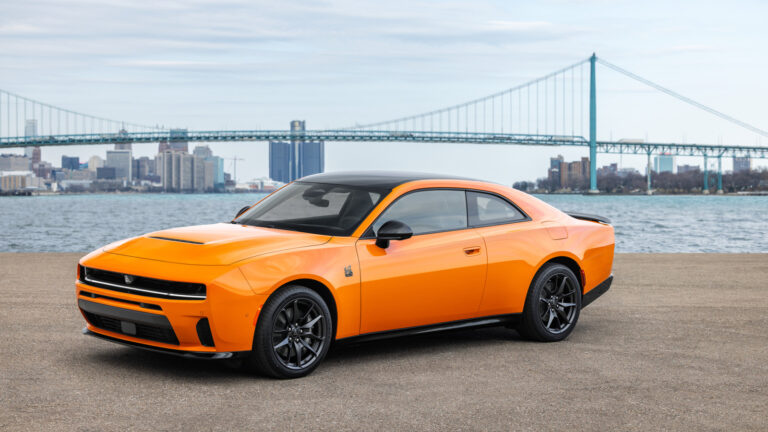No HEMI: 2026 Charger Scat Pack SIXPACK Debuts Without A V8 But With Plenty Of Power