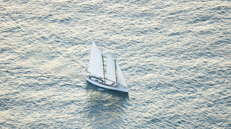 What To Do If You're On A Sailboat With No Wind?
