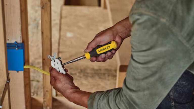The Cheap Stanley Multi-Bit Screwdriver That's Great For Everyday Use
