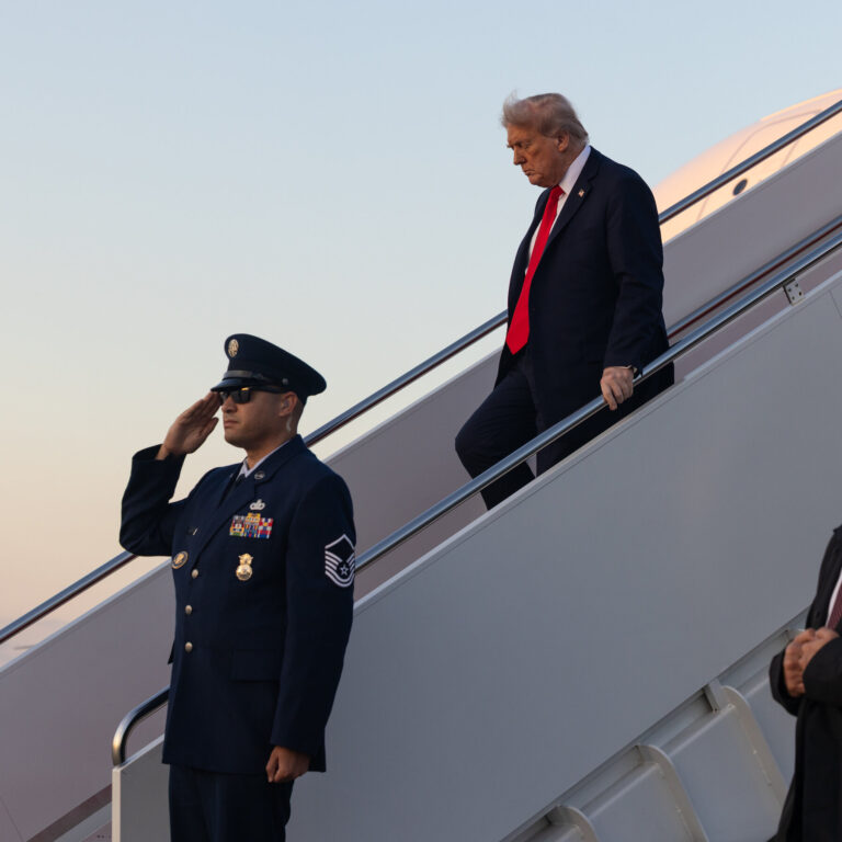 Trump Issues Warning to Hamas as Israeli Military Moves on Gaza City
