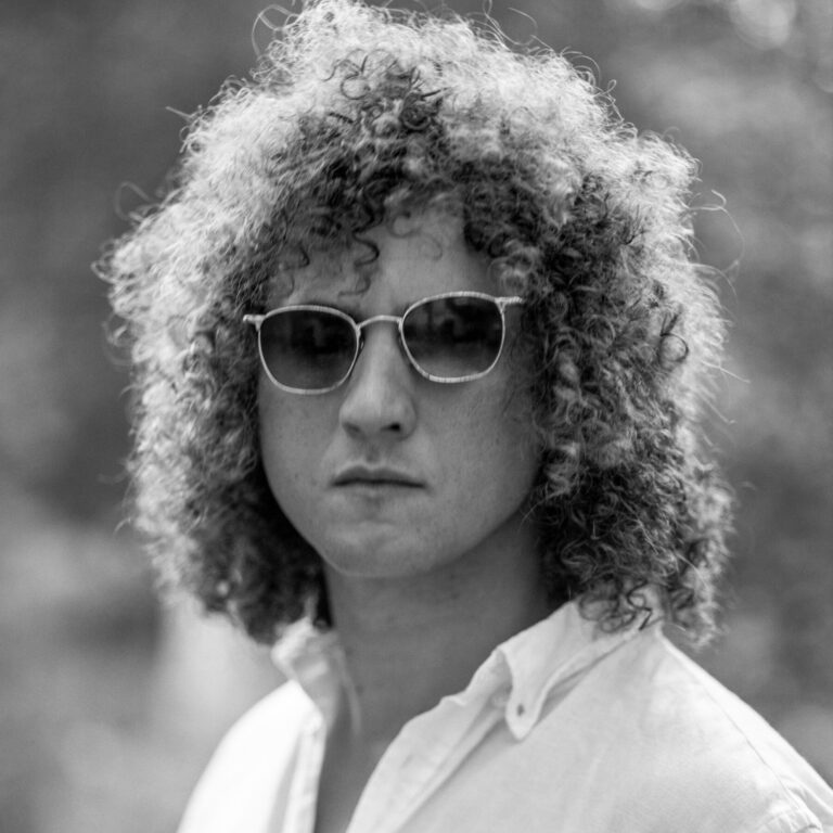 A Novelist Asks: Am I Bob Dylan’s Son?