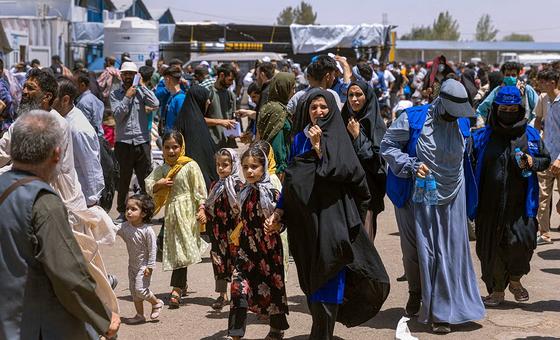 Afghanistan: Lifesaving services cut as Taliban bars women aid workers
