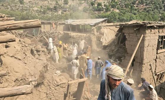 Afghanistan quake: Rescuers arrive on foot, survivors need everything