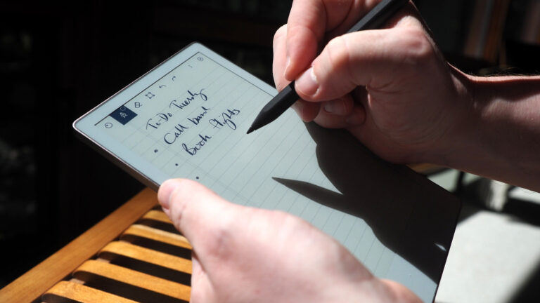 It's Not Cheap, But This E-Paper Notebook Is Unexpectedly Delightful