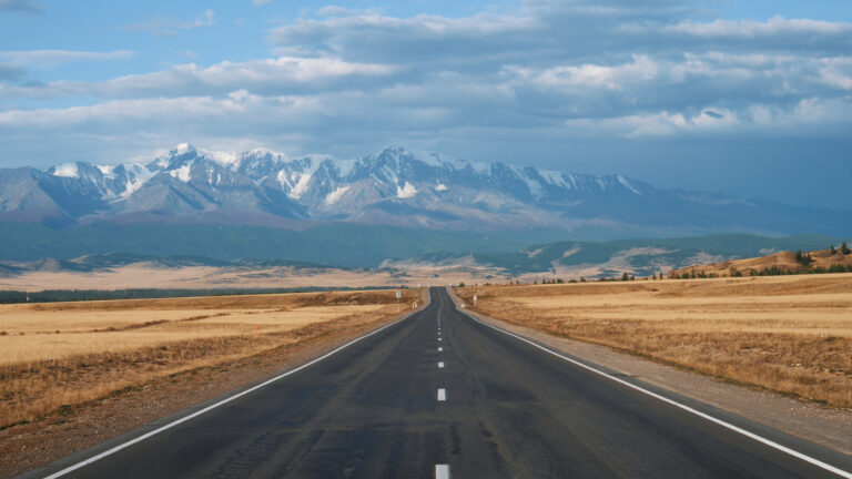 This Is The Longest Driveway In The US (And It's A Part Of Racing History)