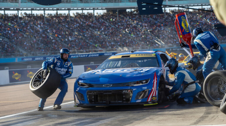 The Secret Behind The 10-Second Tire Change In NASCAR Pit Stops