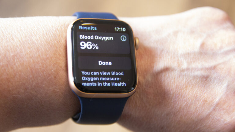 Have You Noticed Your Apple Watch Sensor Glowing Red? Here's What It's For