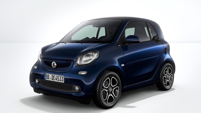 Just How Safe Is A Smart Car? Here's A Look At The Crash Test Data