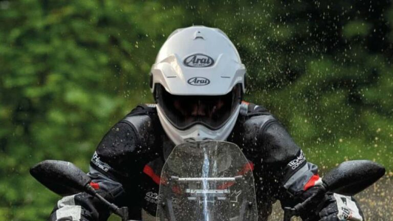 There's a Motorcycle Helmet Law Fight Brewing in Hawaii