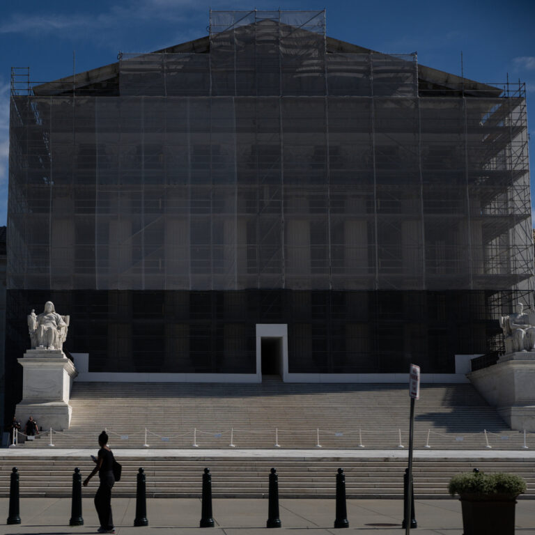 Supreme Court Returns to Face Trump Tests of Presidential Power