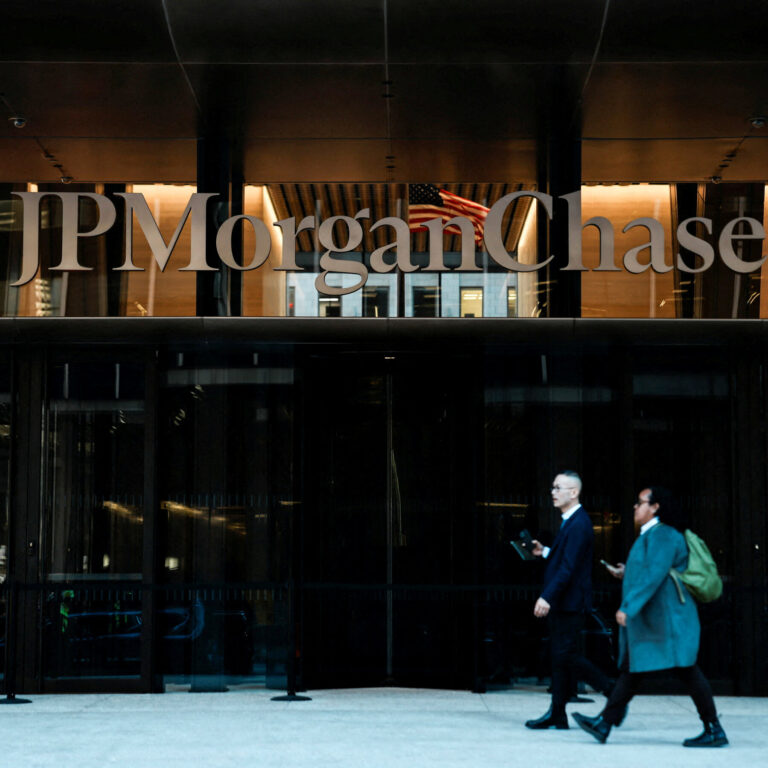 JPMorgan Alerted U.S. to Epstein Transfers Involving Wall St. Figures