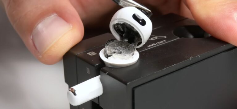 Apple’s Continuing Failing Repair Score With the AirPods Pro 3