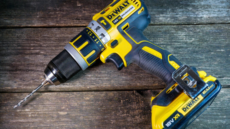 Here's How To Remove A Stuck DeWalt Battery