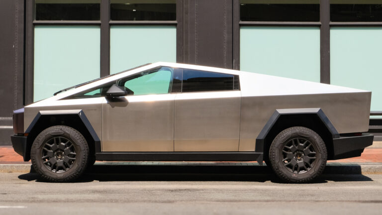 Tesla's $1K Mistake: How This Cybertruck Owner Says He Cashed In