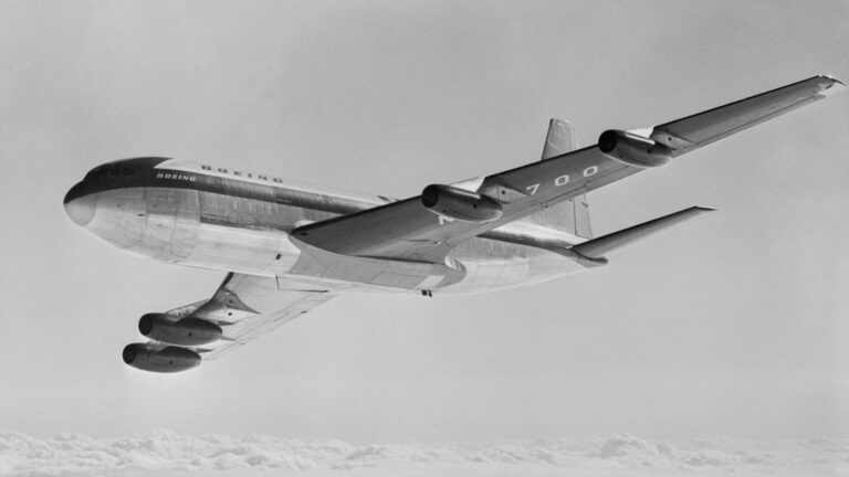 This Death-Defying Stunt Was The World's Introduction To The Boeing 707